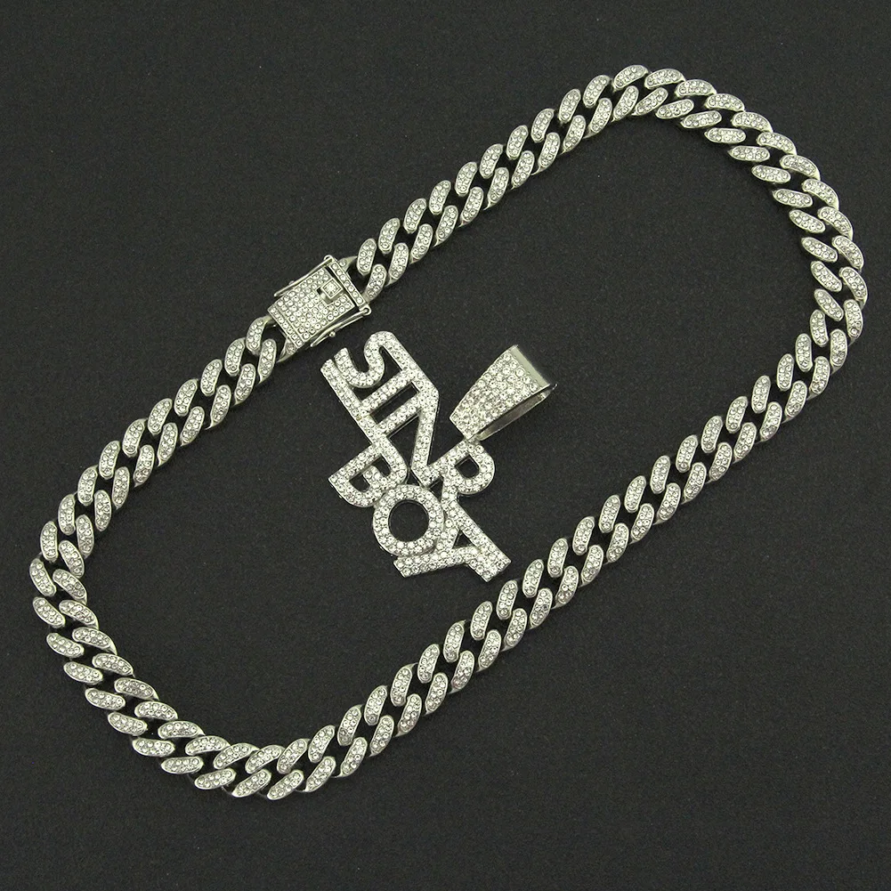 Hip Hop Iced Out Cuban Chains Bling Diamond Rhinestone Letter SINR BOY Pendant Mens Necklace Gold Club Jewelry for Women Choker
Hip Hop Iced Out Cuban Chains Bling Diamond Rhinestone Letter SINR BOY Pendant Mens Necklace Gold Club Jewelry for Women Choker
