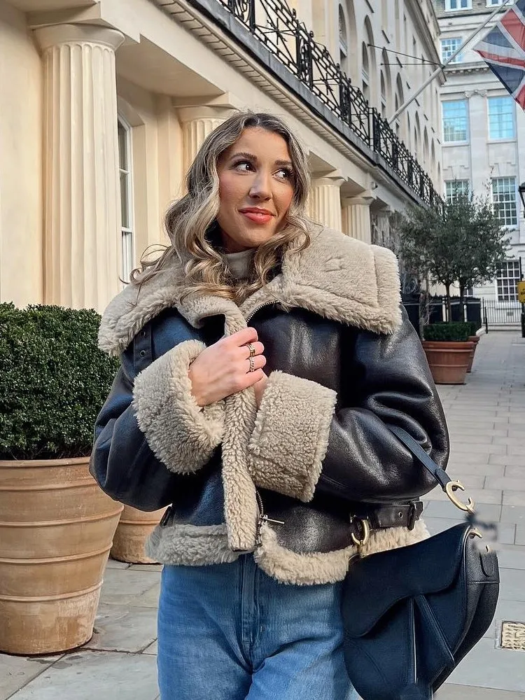 Fashion Pu-leather Thick Warm Short Jacket Women Vintage Lapel Zipper Overcoat 2023 Autumn Winter Elegant Ladies High Streetwear
Fashion Pu-leather Thick Warm Short Jacket Women Vintage Lapel Zipper Overcoat 2023 Autumn Winter Elegant Ladies High Streetwear