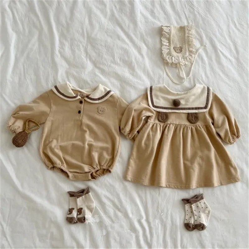 2022 Autumn New Baby Girl Navy Collar Bodysuit Cute Bear Print Infant Jumpsuit Toddler Princess Dress Cotton Baby Girl Clothes
2022 Autumn New Baby Girl Navy Collar Bodysuit Cute Bear Print Infant Jumpsuit Toddler Princess Dress Cotton Baby Girl Clothes