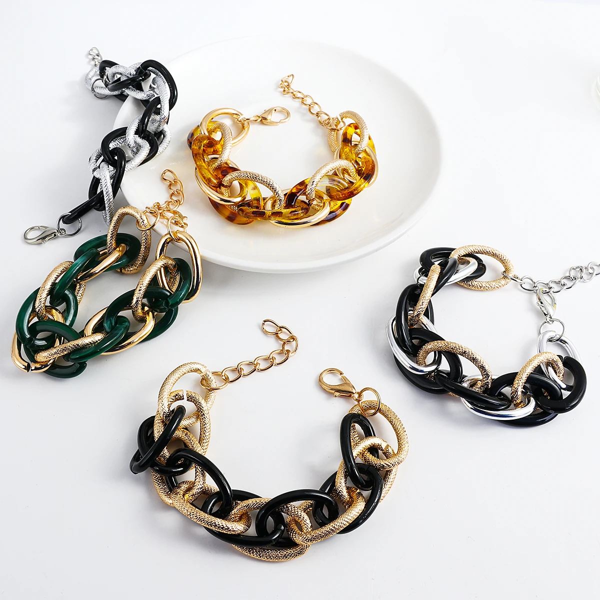 ALLYES Punk Twisted Chunky Chain Bracelets for Women Fashion Boho Colorful Big Thick Iron Link Bracelet Bangles Men Hand Jewelry
ALLYES Punk Twisted Chunky Chain Bracelets for Women Fashion Boho Colorful Big Thick Iron Link Bracelet Bangles Men Hand Jewelry