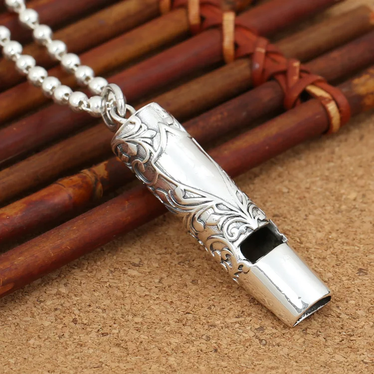 Manufacturers Wholesale S925 Sterling Silver Jewelry Vintage Thai Silver Pattern Long Tube Whistle Men And Women Simple Pendant
Manufacturers Wholesale S925 Sterling Silver Jewelry Vintage Thai Silver Pattern Long Tube Whistle Men And Women Simple Pendant