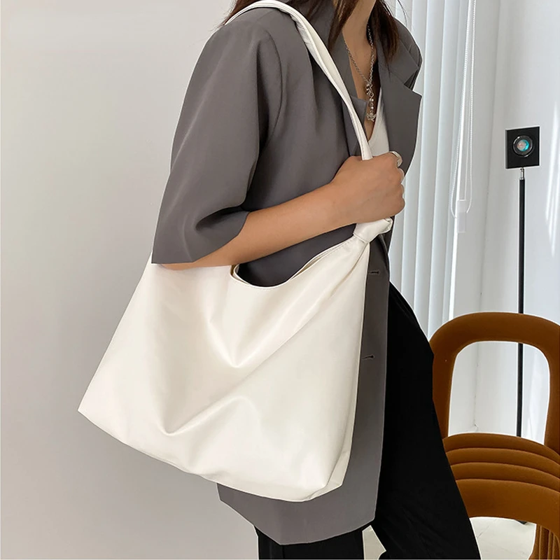 Women PU Leather Large Capacity Shoulder Bags Solid Color Style Fashion New Casual Totes Soft Portable Messenger Handbags Bolsas
Women PU Leather Large Capacity Shoulder Bags Solid Color Style Fashion New Casual Totes Soft Portable Messenger Handbags Bolsas