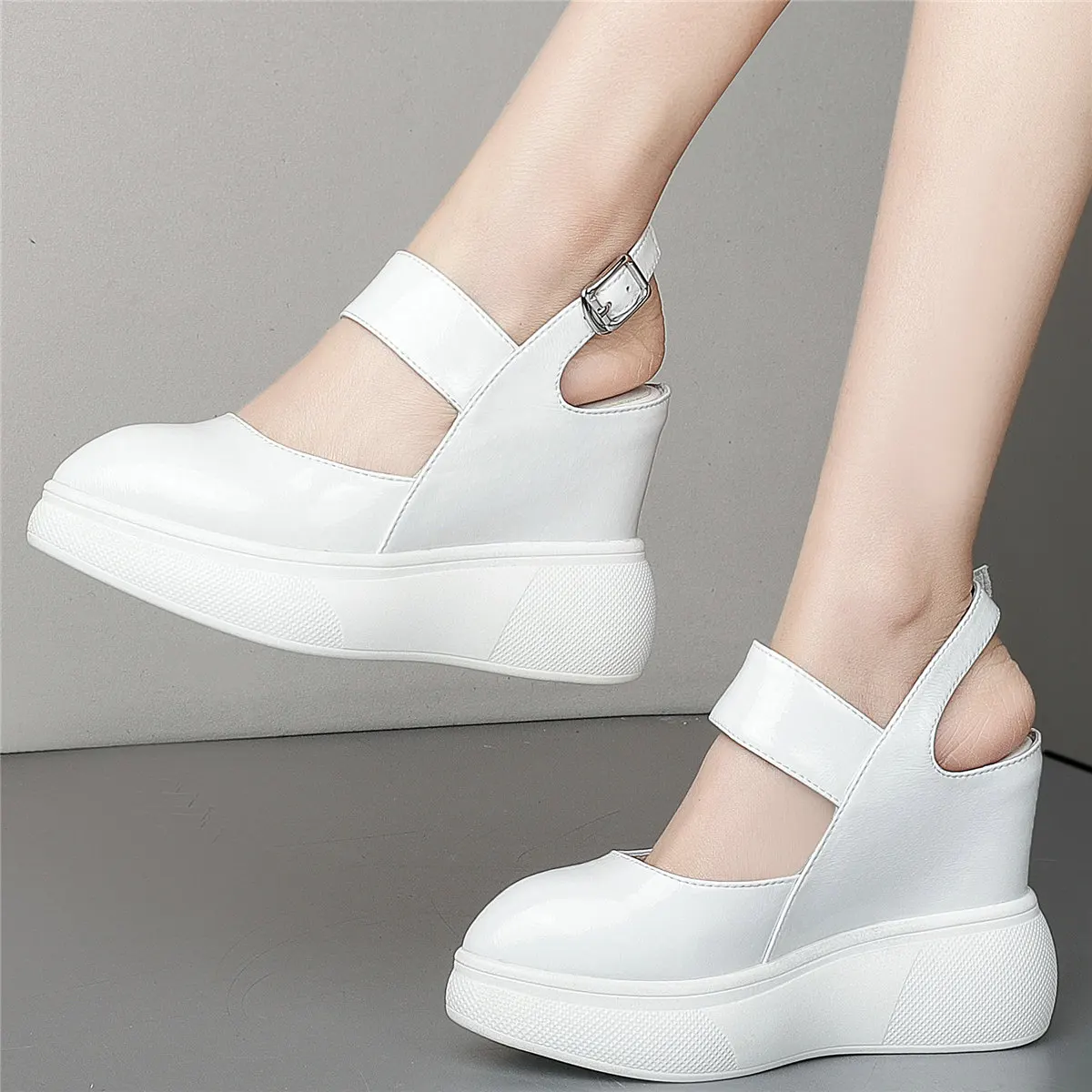 Fashion Sneakers Women Back Strap Cow Leather Wedges High Heel Gladiator Sandals Female Pointed Toe Platform Pumps Casual Shoes
Fashion Sneakers Women Back Strap Cow Leather Wedges High Heel Gladiator Sandals Female Pointed Toe Platform Pumps Casual Shoes