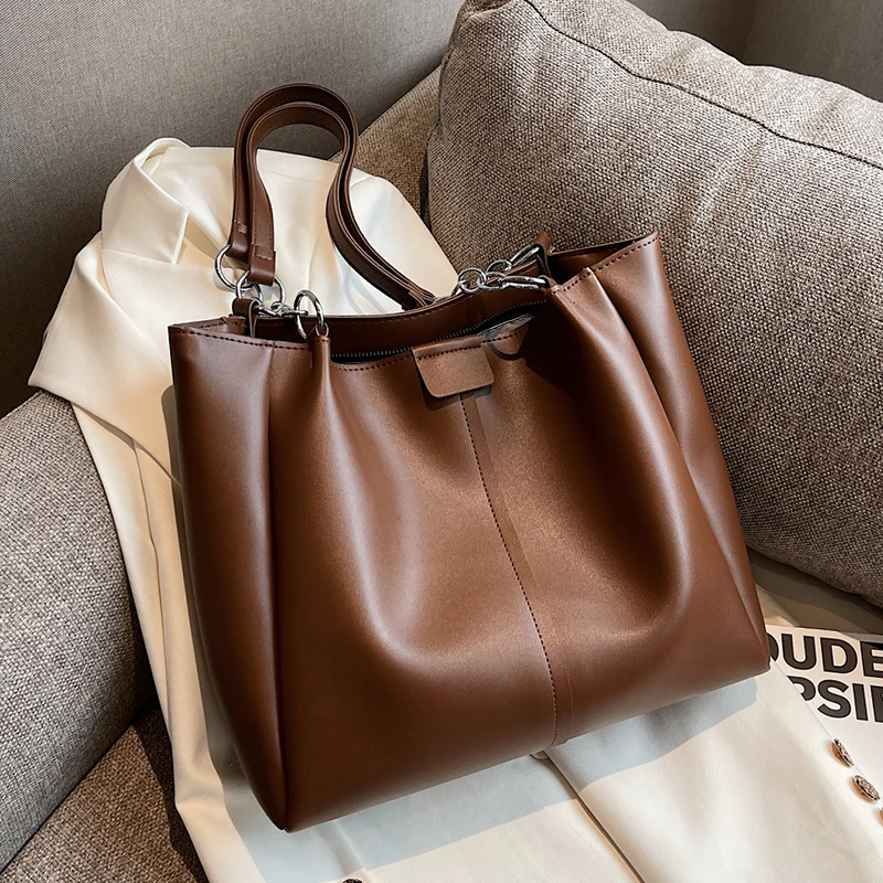 LEFTSIDE High Capacity Leather Tote Bag for Women 2022 Winter Fashion Trend Designer Female Large Handbags and Purses
LEFTSIDE High Capacity Leather Tote Bag for Women 2022 Winter Fashion Trend Designer Female Large Handbags and Purses