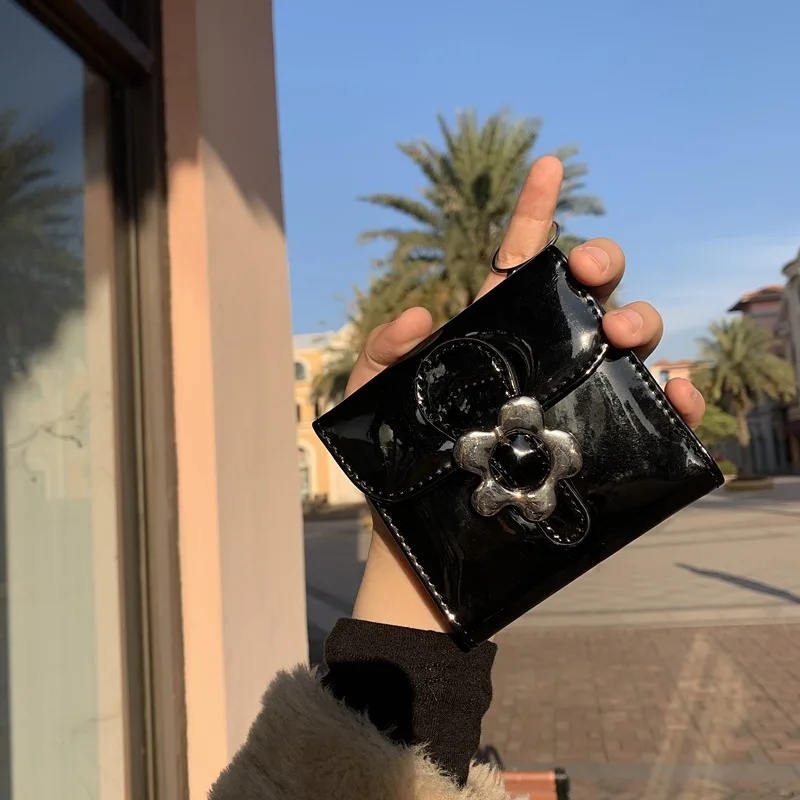 Women PU Leather Foldable Wallet Ladies Black Mini Purse Fashionable Cute Short Handbag with Loops Girl Travel Package Coin Bag
Women PU Leather Foldable Wallet Ladies Black Mini Purse Fashionable Cute Short Handbag with Loops Girl Travel Package Coin Bag
