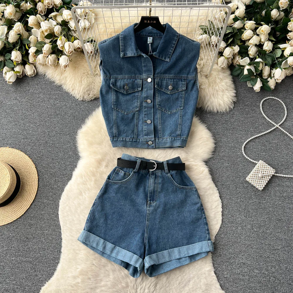 Spicy Girl Denim Set Women's Summer Vintage Sweet Cool Sleeveless Shirt Top and High Waist Loose Leg Shorts Two Piece Set
Spicy Girl Denim Set Women's Summer Vintage Sweet Cool Sleeveless Shirt Top and High Waist Loose Leg Shorts Two Piece Set