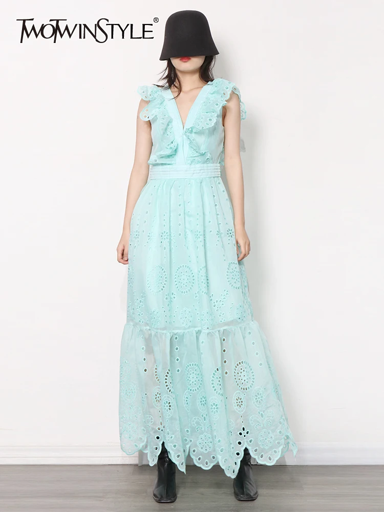 TWOTWINSTYLE Embroidery Ruffle Trim Women's Dress V Neck Sleeveless Rise Waist Long Dresses Female Fashion New Clothing 2022
TWOTWINSTYLE Embroidery Ruffle Trim Women's Dress V Neck Sleeveless Rise Waist Long Dresses Female Fashion New Clothing 2022