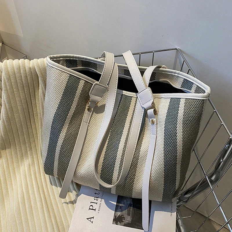 QIAOSANSAN Women's Handbag Designer New Fashion Large-capacity Shoulder Tote Commuter Bag Trend Small Fresh Striped Canvas
QIAOSANSAN Women's Handbag Designer New Fashion Large-capacity Shoulder Tote Commuter Bag Trend Small Fresh Striped Canvas