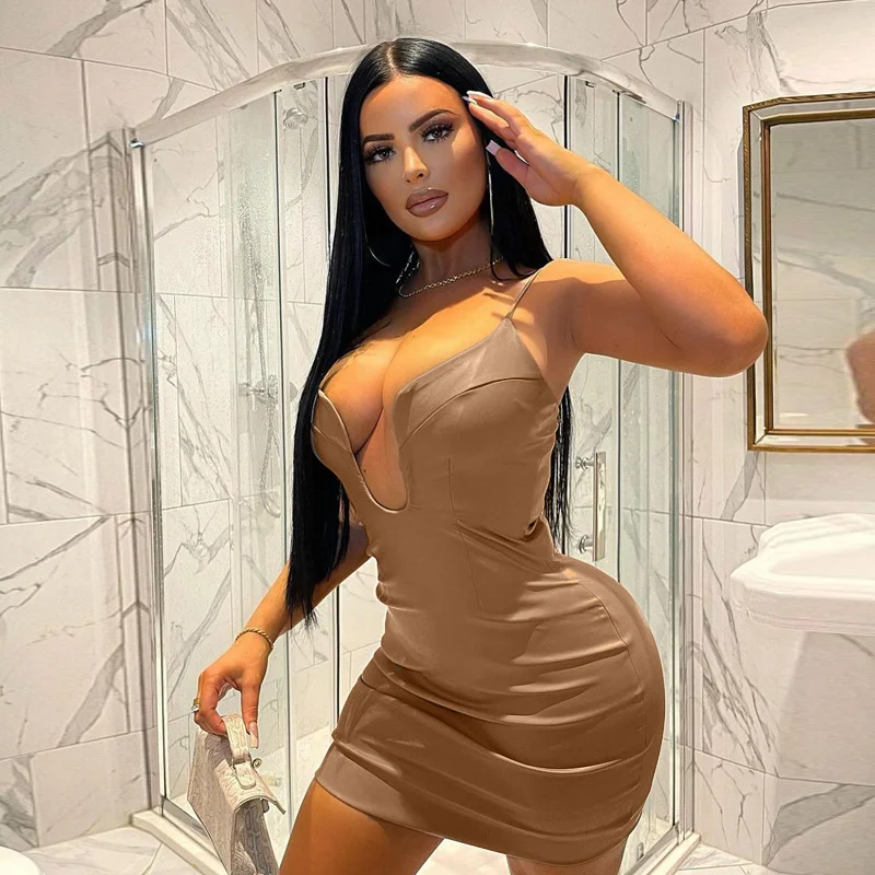 Sexy Dress for Women Sexy Low Cut U-neck New Dress PU Leather Backless Slim Fit Hip Strap Dress
Sexy Dress for Women Sexy Low Cut U-neck New Dress PU Leather Backless Slim Fit Hip Strap Dress