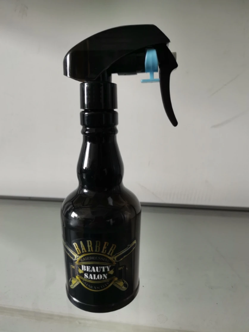 Salon Haircut Hairdressing Spray Bottle Salon Empty Bottle Sprayer Barber Hair Tools Refillable Bottle Water Sprayer (Black)
Salon Haircut Hairdressing Spray Bottle Salon Empty Bottle Sprayer Barber Hair Tools Refillable Bottle Water Sprayer (Black)
