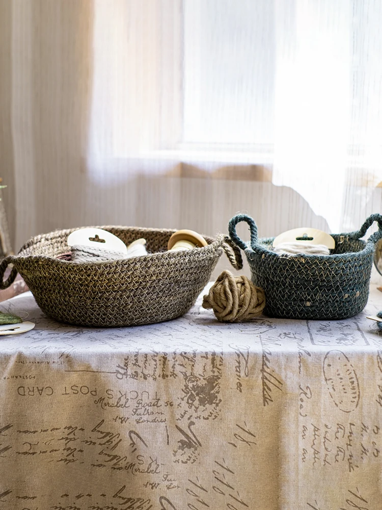 Hand-woven cotton string software storage basket small sundries toy with handle storage basket Nordic 
Hand-woven cotton string software storage basket small sundries toy with handle storage basket Nordic