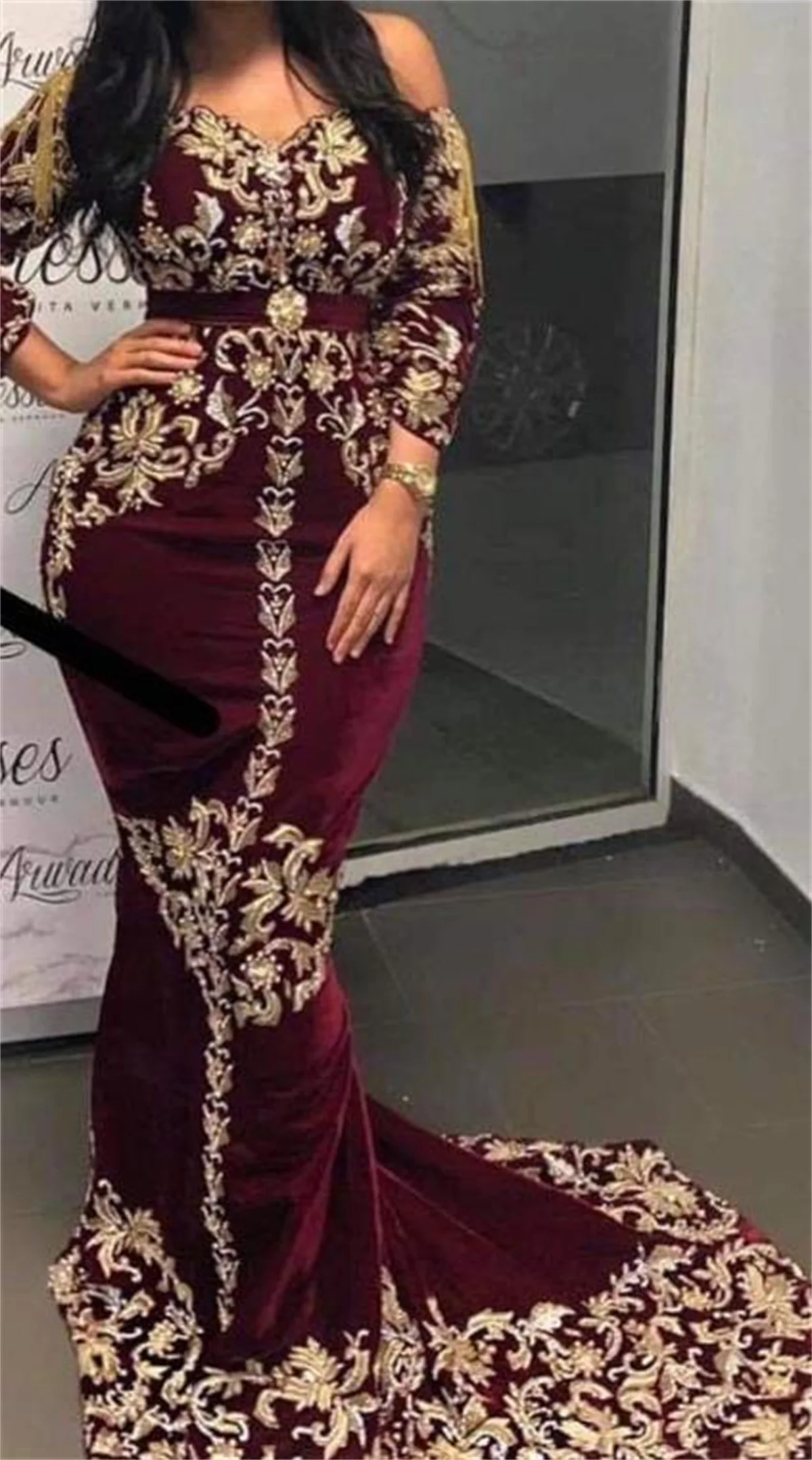 Evening Haute Embroidery Lace Couture Red Gown One Neck Long Sleeve Belt Pearl Moroccan Kaftan Arabian Tunisian Morrocan
Evening Haute Embroidery Lace Couture Red Gown One Neck Long Sleeve Belt Pearl Moroccan Kaftan Arabian Tunisian Morrocan