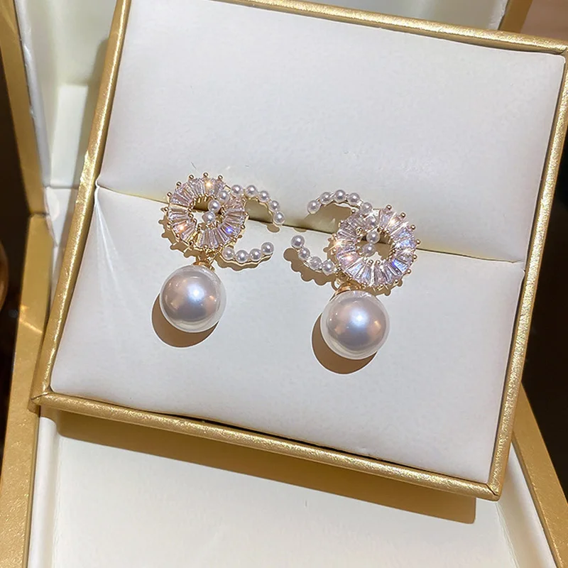 Exquisite Fashion Gold Color Imitation Pearls Drop Earrings for Women Shiny Austrian Crystal Zircon Wedding Earrings
Exquisite Fashion Gold Color Imitation Pearls Drop Earrings for Women Shiny Austrian Crystal Zircon Wedding Earrings