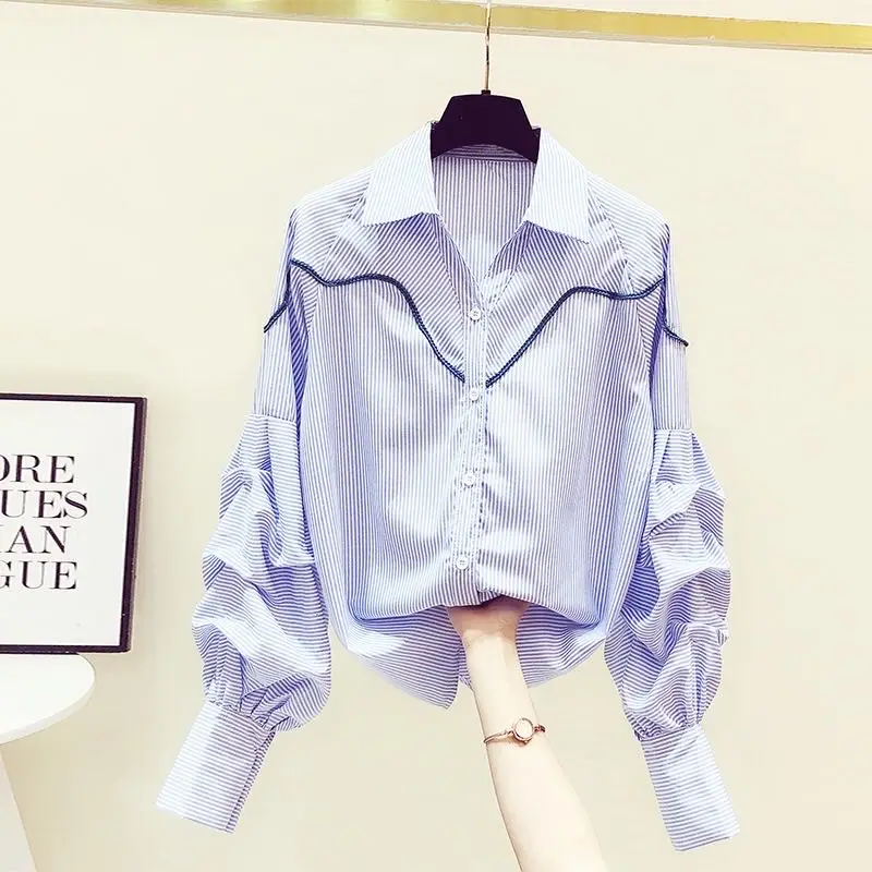 Fashion Lantern Sleeve Turn Down Collar Single Breasted Shirts 2023 Spring New Striped Women Blusas Casual Femme Blusas
Fashion Lantern Sleeve Turn Down Collar Single Breasted Shirts 2023 Spring New Striped Women Blusas Casual Femme Blusas