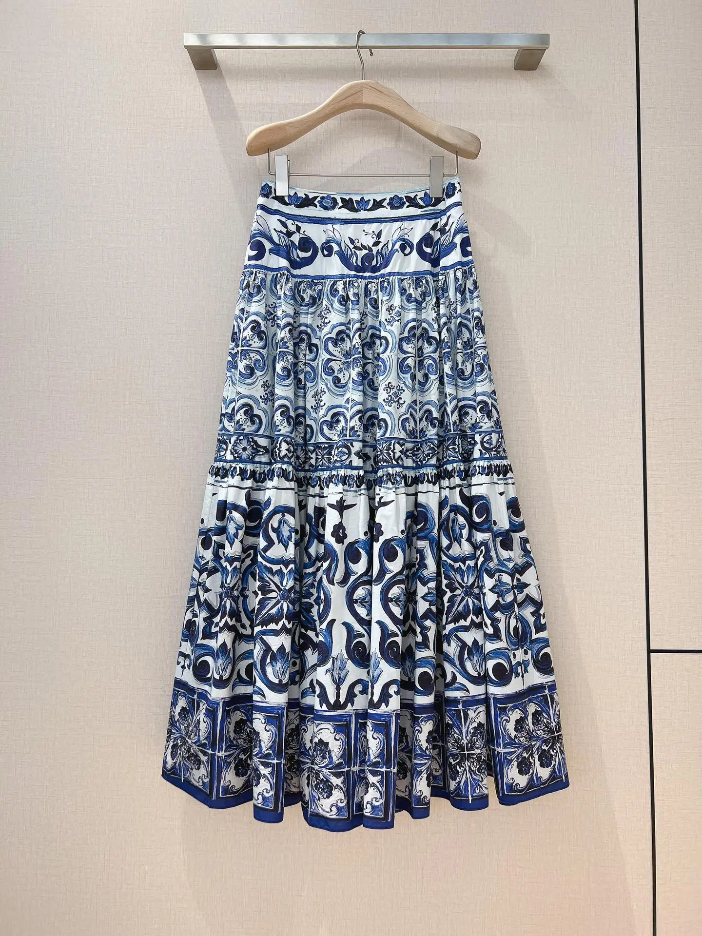 

Женская хлопковая юбка с принтом, сине-белая юбка с фарфоровым принтом в богемном стиле, элегантная подиумная дизайнерская юбка для пляжа и ...