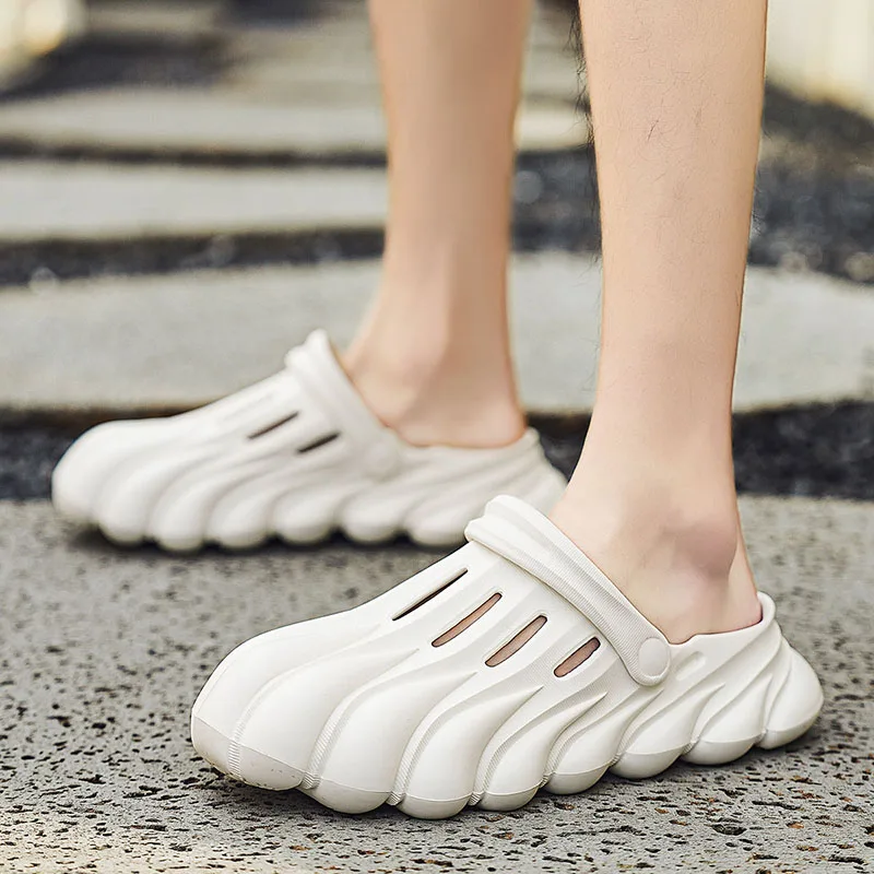 Fashion New Hole Shoes Summer Men's Daily Soft Comfortable Sole Casual Sandals Trend Breathable Outdoor Non-slip Male Footwear
Fashion New Hole Shoes Summer Men's Daily Soft Comfortable Sole Casual Sandals Trend Breathable Outdoor Non-slip Male Footwear