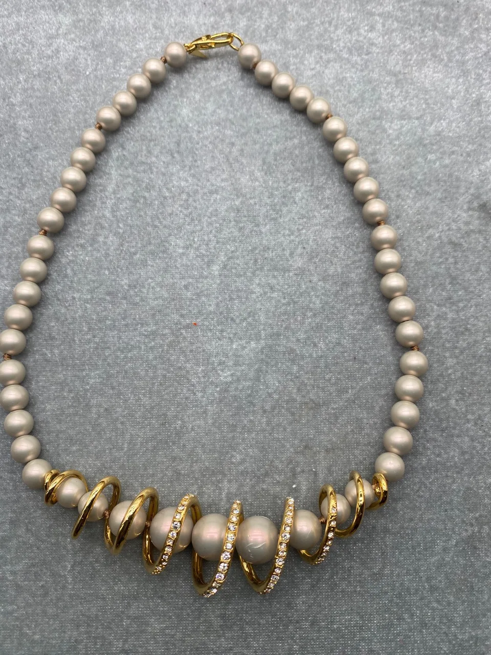 Европейские и американские призраки создают модные и модные ожерелья с жемчугом для отдыха 
Европейские и американские призраки создают модные и модные ожерелья с жемчугом для отдыха