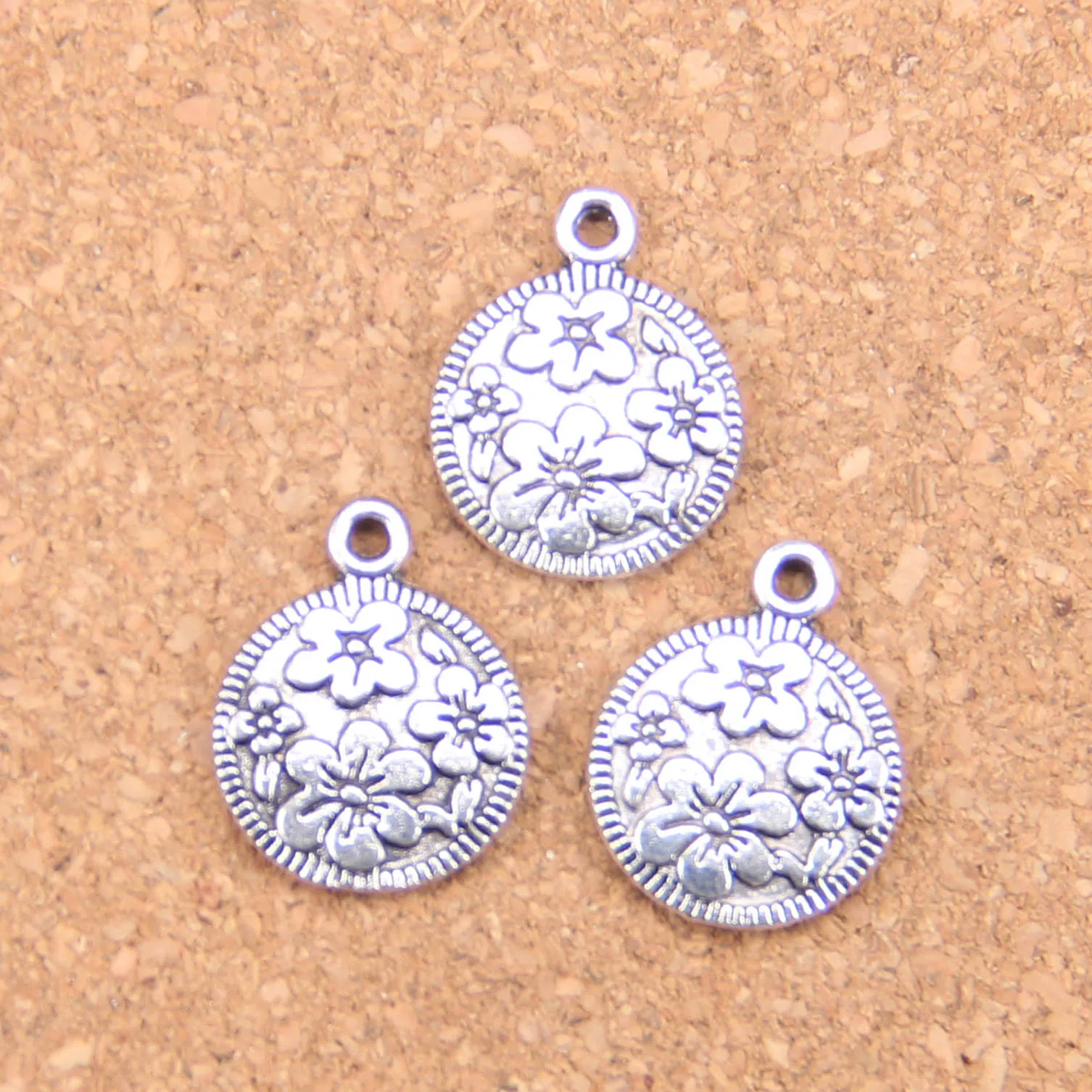 72pcs Charms circle flower 15mm Antique Pendants,Vintage Tibetan Silver Jewelry,DIY for bracelet necklace
72pcs Charms circle flower 15mm Antique Pendants,Vintage Tibetan Silver Jewelry,DIY for bracelet necklace
