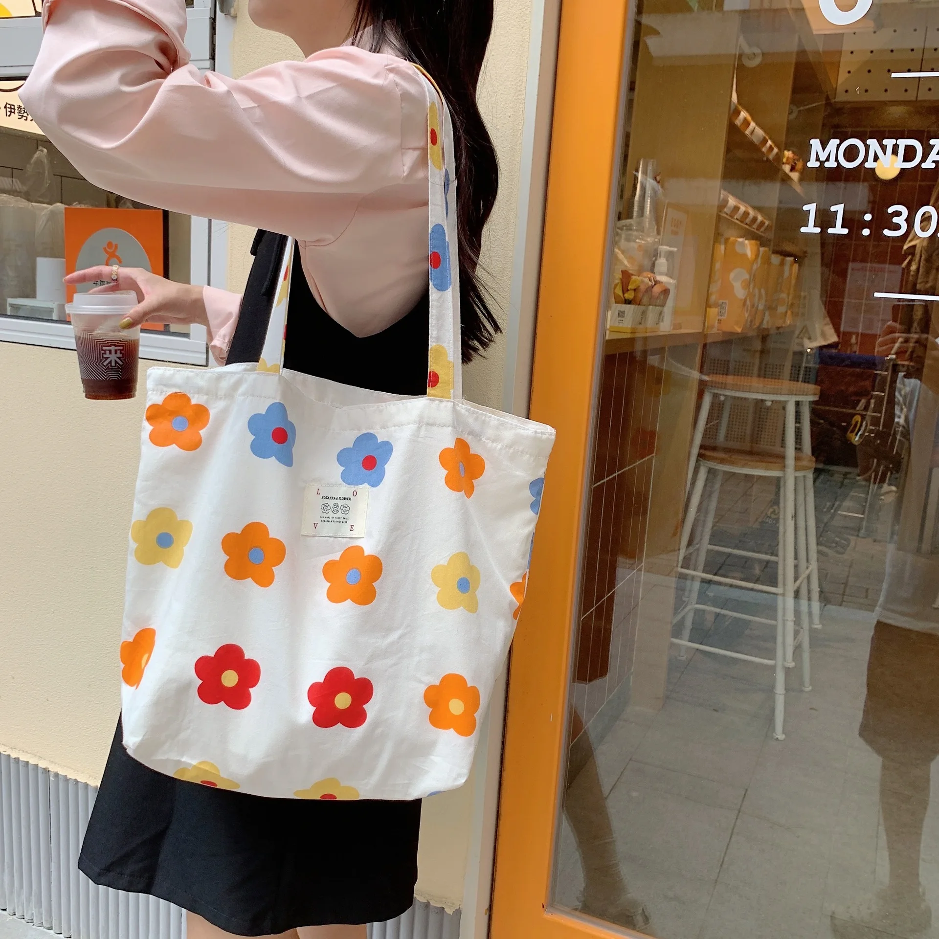 Floral Canvas Bag for Women Large Capacity Casual Shoulder Bags Reusable Shopper Female Handbags Fashion Designer Tote Bag 2022
Floral Canvas Bag for Women Large Capacity Casual Shoulder Bags Reusable Shopper Female Handbags Fashion Designer Tote Bag 2022