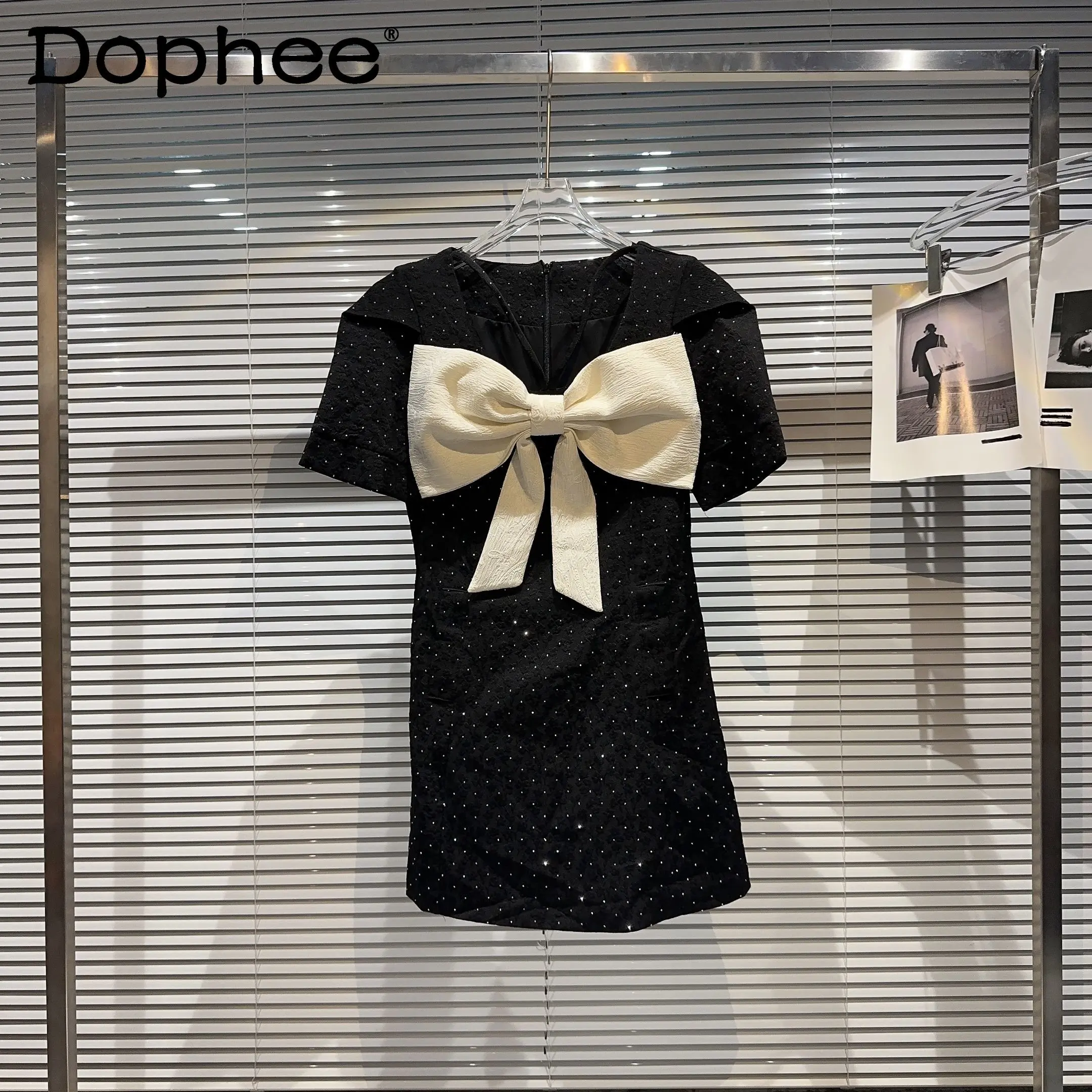 Harajuku Black Three-Dimensional Bow Starry Rhinestone Slim Waist Short-Sleeve Dress 2023 Summer New Elastic Bodycon Mini Dress
Harajuku Black Three-Dimensional Bow Starry Rhinestone Slim Waist Short-Sleeve Dress 2023 Summer New Elastic Bodycon Mini Dress
