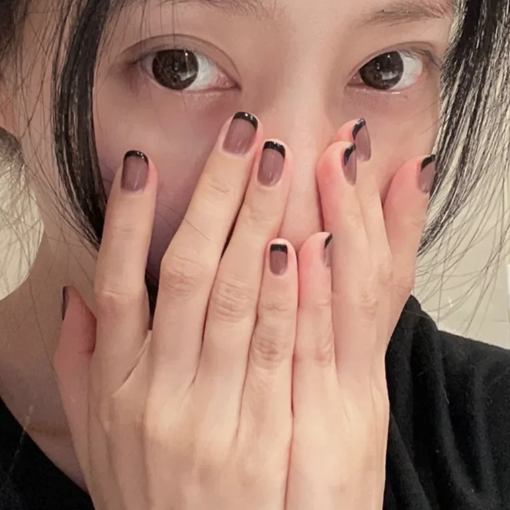 24Pcs/set French Sweet Short Round Head False Nail Art Full Cover Detachable Artificial Fake Nails Ballerina Press on Nails Tips 
24Pcs/set French Sweet Short Round Head False Nail Art Full Cover Detachable Artificial Fake Nails Ballerina Press on Nails Tips