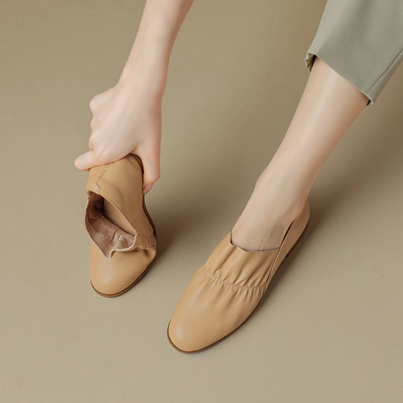 Новые осенние/технические кожаные туфли из спилка для женщин Туфли с круглым носком на низком каблуке женские туфли-лодочки без шнуровки лаконичная мягкая обувь 
Новые осенние/технические кожаные туфли из спилка для женщин Туфли с круглым носком на низком каблуке женские туфли-лодочки без шнуровки лаконичная мягкая обувь