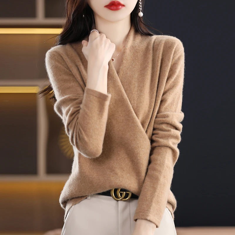 New Autumn And Winter Pure Wool Sweater V-Neck Fashion Warm Slimming Joker Knitted Fashion Bottoming Shirt
New Autumn And Winter Pure Wool Sweater V-Neck Fashion Warm Slimming Joker Knitted Fashion Bottoming Shirt