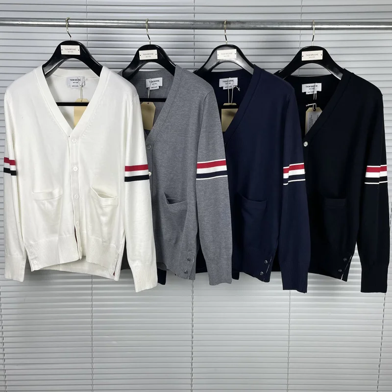 THOM TB 2023 Brand Fashion Sweaters Men Slim Fit V-Neck Cardigans Clothing Striped Wool Cotton Spring Autumn Casual Coat
THOM TB 2023 Brand Fashion Sweaters Men Slim Fit V-Neck Cardigans Clothing Striped Wool Cotton Spring Autumn Casual Coat