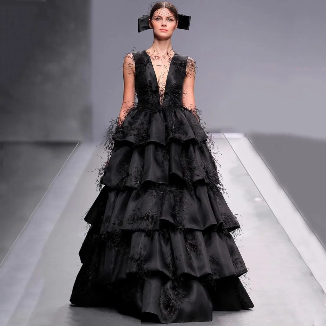 V-neck Satin Dress Ruffles Layered Evening Dresses For Women Floor Length Prom Dress Elegant Wedding Dress For Woman Custom Made
V-neck Satin Dress Ruffles Layered Evening Dresses For Women Floor Length Prom Dress Elegant Wedding Dress For Woman Custom Made