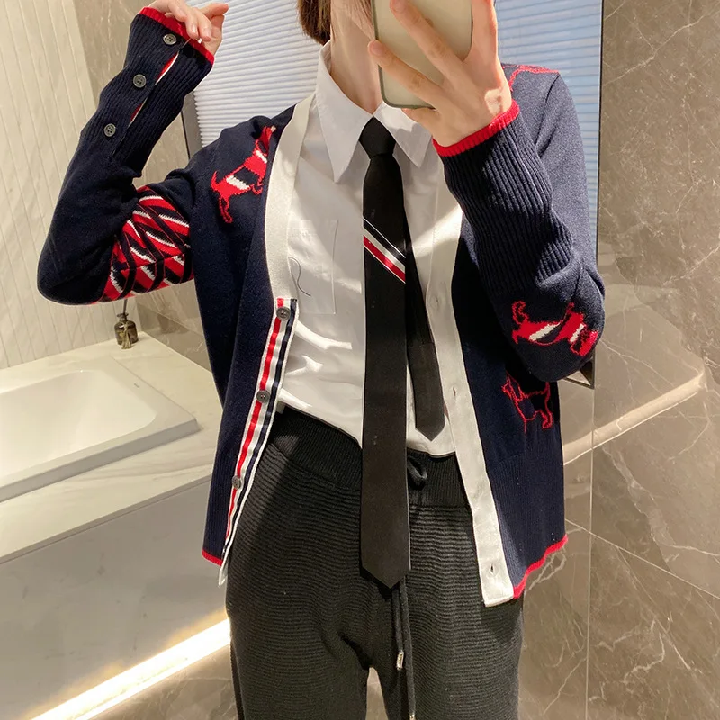 High-quality TB Knitted Cardigan Autumn and Winter Women's Contrast Dog Jacquard Cashmere Sweater Jacket Jacket
High-quality TB Knitted Cardigan Autumn and Winter Women's Contrast Dog Jacquard Cashmere Sweater Jacket Jacket