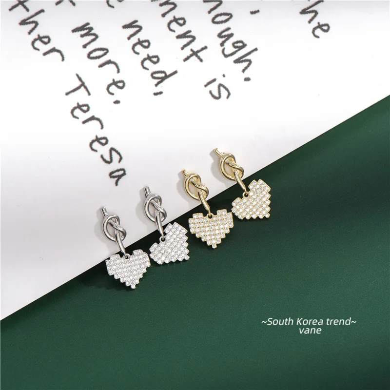 Женские серьги-гвоздики из серебра 925 пробы
Женские серьги-гвоздики из серебра 925 пробы