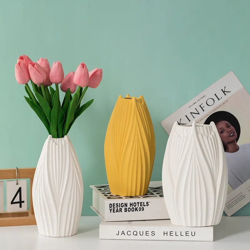 Vase Nordic Ins Wind Ceramic Dried Flower Flower Arrangement Simple Creative Living Room Flower Arrangement Decoration
Vase Nordic Ins Wind Ceramic Dried Flower Flower Arrangement Simple Creative Living Room Flower Arrangement Decoration