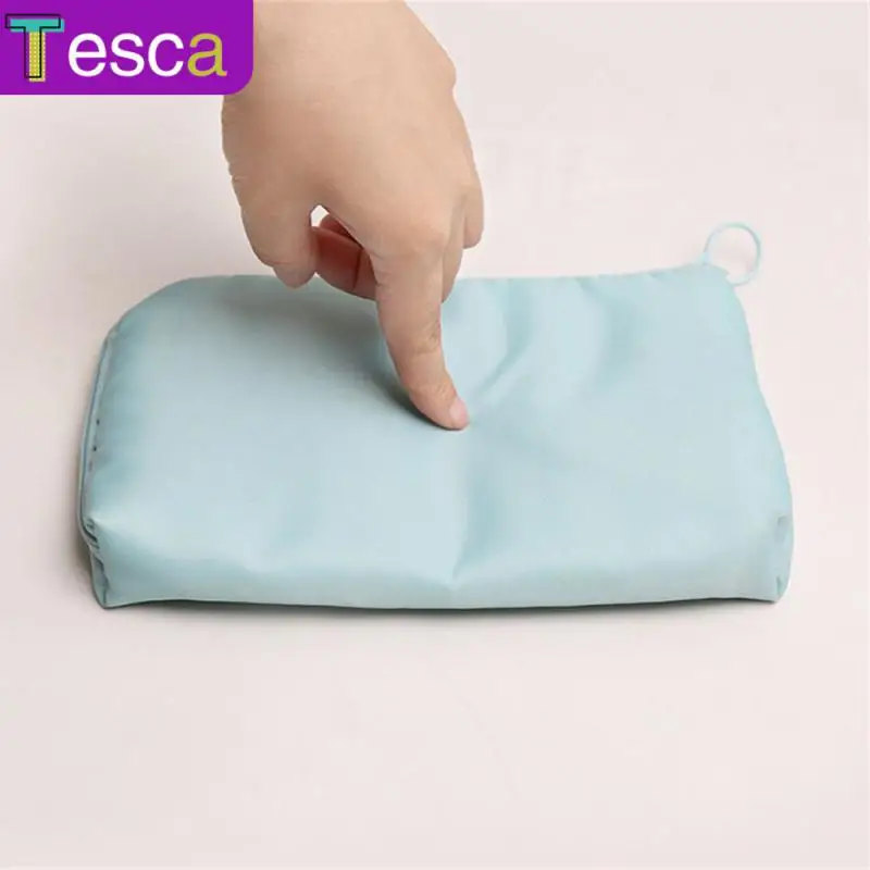 Large Capacity Business Digital Storage Bag Waterproof And Moisture-proof High-quality Nylon Material Headset Bag Wear-resistant
Large Capacity Business Digital Storage Bag Waterproof And Moisture-proof High-quality Nylon Material Headset Bag Wear-resistant