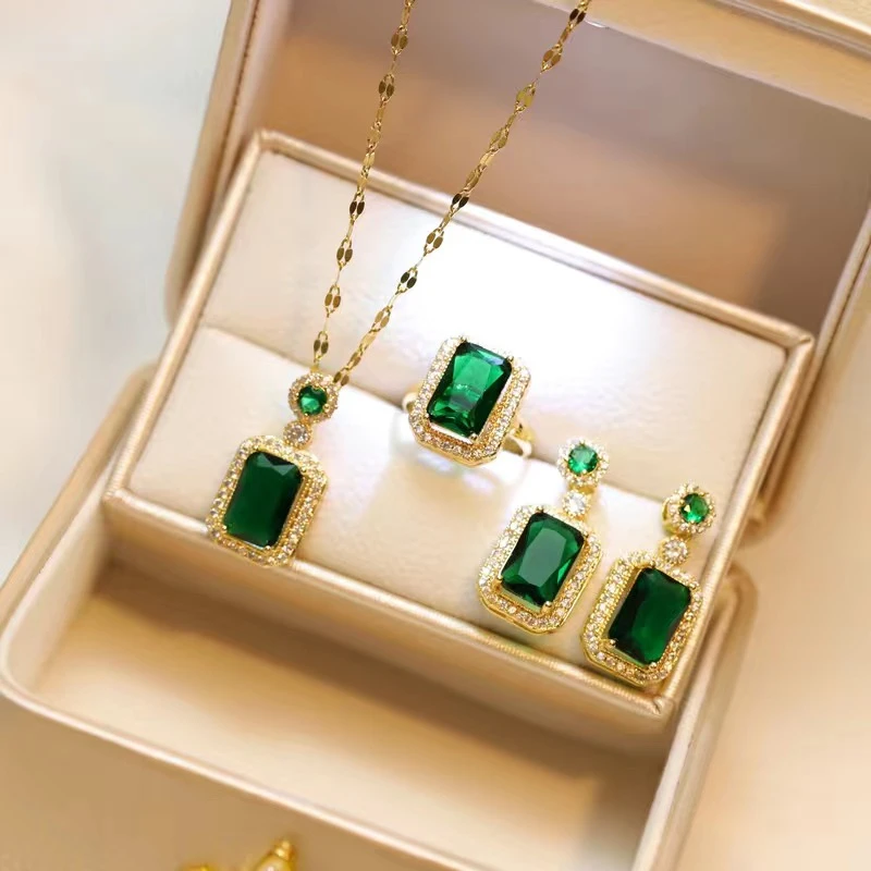Banquet Party Essential Jewelry Suit Emerald Necklace Ruby Necklace Four Piece Suit Ruby Ring Emerald Ring Ruby Earrings
Banquet Party Essential Jewelry Suit Emerald Necklace Ruby Necklace Four Piece Suit Ruby Ring Emerald Ring Ruby Earrings