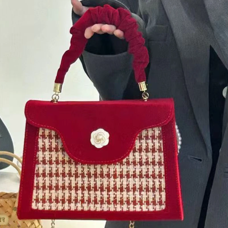 Sweet Vintage Square Ladies Shoulder Bags Fashion Velvet Flower Women's Crossbody Bag Popular Retro Pleated Female Tote Handbag
Sweet Vintage Square Ladies Shoulder Bags Fashion Velvet Flower Women's Crossbody Bag Popular Retro Pleated Female Tote Handbag