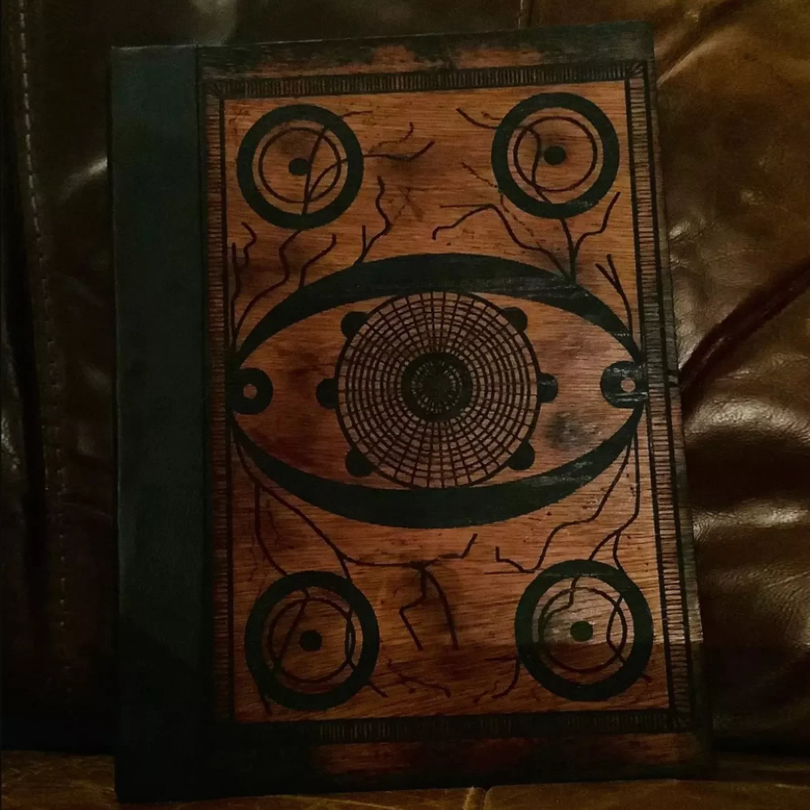 NEW IN 13 Ghost Black Zodiac Book Abstract Wall Art Beautiful Horror Movie Copy Books Vintage Room Decor Aesthetic Wall Painting
NEW IN 13 Ghost Black Zodiac Book Abstract Wall Art Beautiful Horror Movie Copy Books Vintage Room Decor Aesthetic Wall Painting