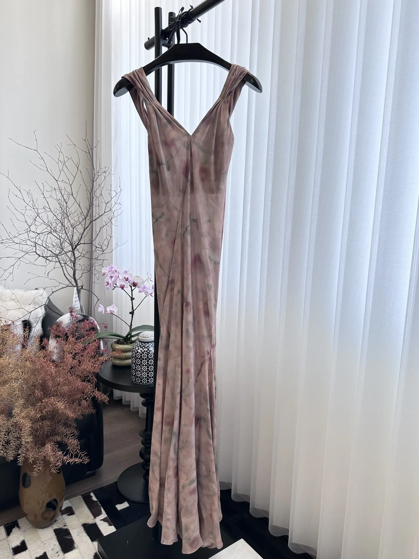 Новинка Осень-зима 2023 модная женская одежда платье с принтом 0802
Новинка Осень-зима 2023 модная женская одежда платье с принтом 0802