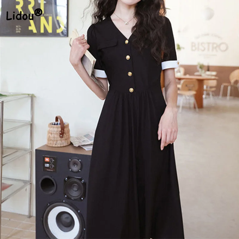 Hepburn Wind Contrasting Colors Temperament and Self-cultivation V-Neck Nail Buckle Short Sleeve Party Elegant Black Long Dress
Hepburn Wind Contrasting Colors Temperament and Self-cultivation V-Neck Nail Buckle Short Sleeve Party Elegant Black Long Dress