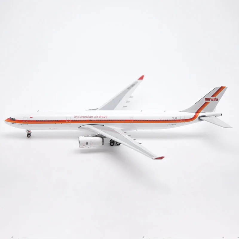 

Garuda Indonesian Airlines A330-300 Airliner Alloy & Plastic Model 1:400 Diecast Toy Gift Collection