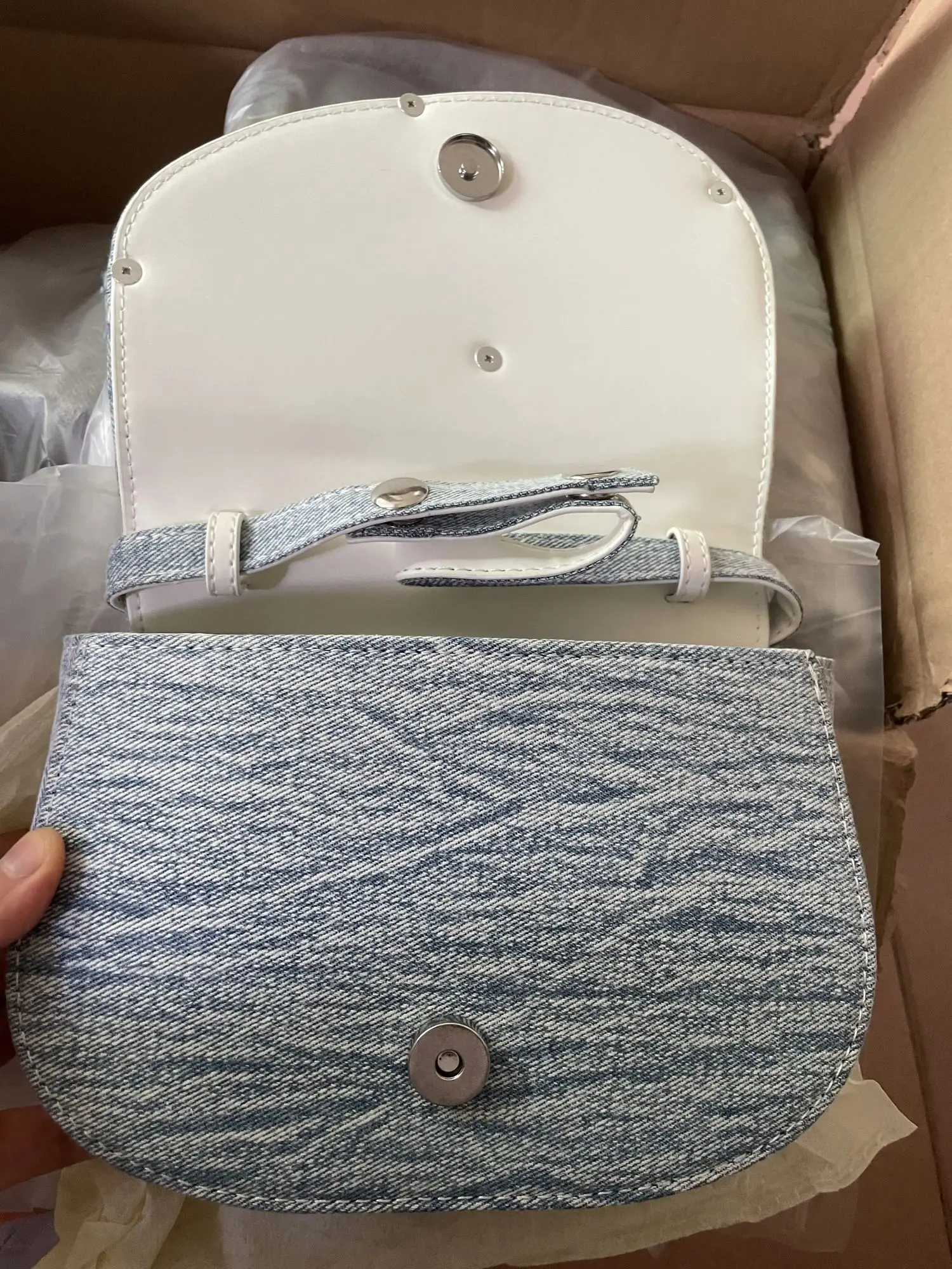 Women's Retro Trend Mini Handbag New Vintage Luxury Ladies Causal Denim Small Single Shoulder Bag Purses
Women's Retro Trend Mini Handbag New Vintage Luxury Ladies Causal Denim Small Single Shoulder Bag Purses