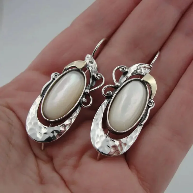Vintage Fashion Minimalist Bohemian Style Black and White Zircon Earrings Jewelry
Vintage Fashion Minimalist Bohemian Style Black and White Zircon Earrings Jewelry