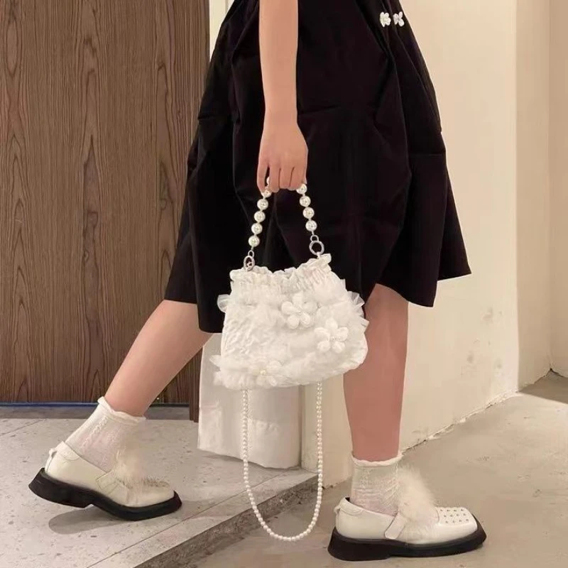 MBTI Lace Pearl Womens Shoulder Bag Sweet Flowers Solid Color White Coin Purse High Quality Cute Pleated Crossbody Bucket Bag
MBTI Lace Pearl Womens Shoulder Bag Sweet Flowers Solid Color White Coin Purse High Quality Cute Pleated Crossbody Bucket Bag