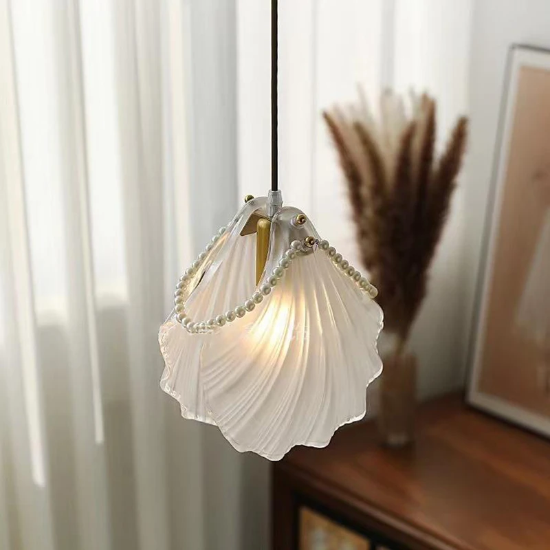 Crystal Petal French lamp Light Retro Aisle Bedside Bar Entrance Pearl String Milky Shell Glass Pendant lamp Light
Crystal Petal French lamp Light Retro Aisle Bedside Bar Entrance Pearl String Milky Shell Glass Pendant lamp Light