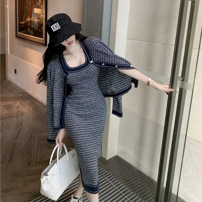 Hot sale female temperament striped sweater cardigan jacket knitted dress two pieces set
Hot sale female temperament striped sweater cardigan jacket knitted dress two pieces set
