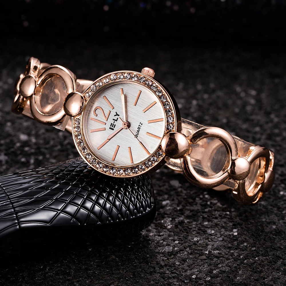 New Stylish Watches Women Luxury Rhinestone Quartz Wristwatch Fashion Eleghant Gold Sliver Ladies Bracelet Clock montre femme
New Stylish Watches Women Luxury Rhinestone Quartz Wristwatch Fashion Eleghant Gold Sliver Ladies Bracelet Clock montre femme