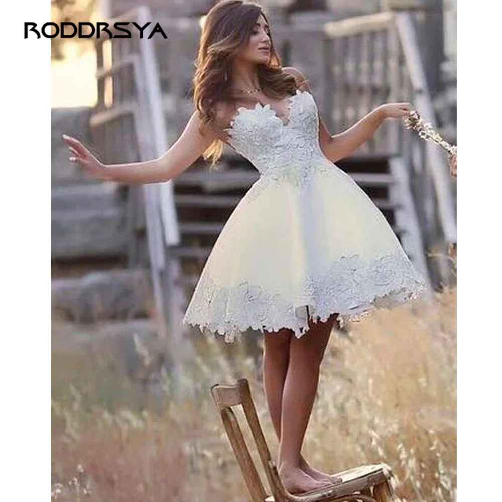 RODDRSYA Gorgeous Lace Wedding Dresses Applique Sweetheart Strapless Bride Party Above Knee Open Back Beach Bridal Gowns 2023
RODDRSYA Gorgeous Lace Wedding Dresses Applique Sweetheart Strapless Bride Party Above Knee Open Back Beach Bridal Gowns 2023