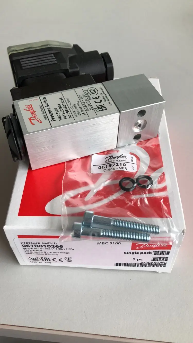 MBC5100 1411-2DB04 061B010266 Genuine Danfoss Pressure Switch Pressure Controller
MBC5100 1411-2DB04 061B010266 Genuine Danfoss Pressure Switch Pressure Controller
