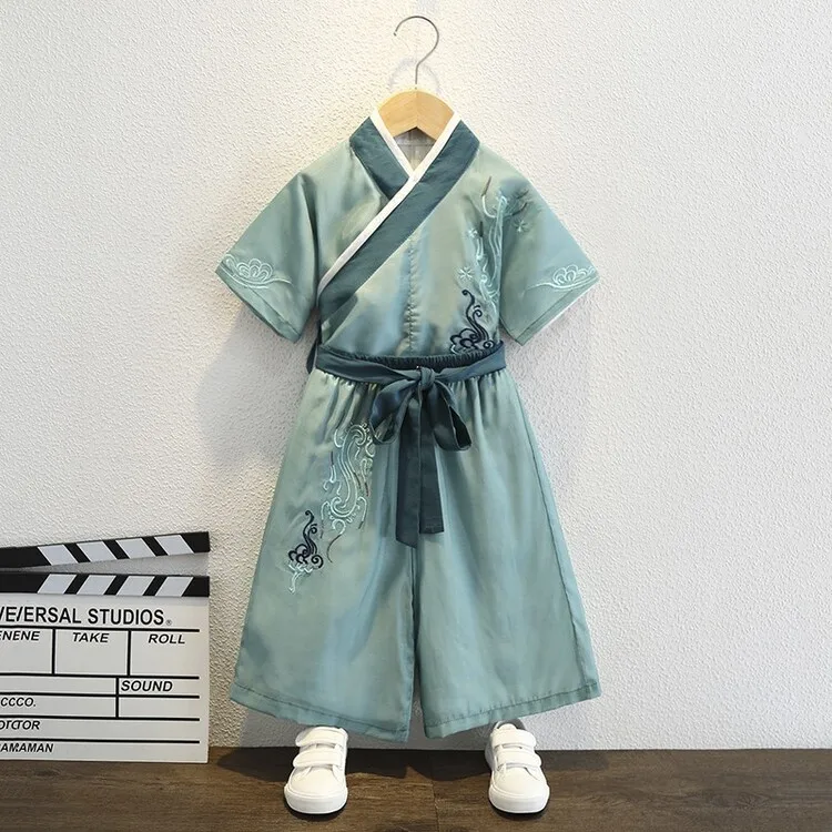 Детский костюм Hanfu в китайском стиле для мальчиков, супер неувядающий костюм Тан, комплект из двух предметов
Детский костюм Hanfu в китайском стиле для мальчиков, супер неувядающий костюм Тан, комплект из двух предметов