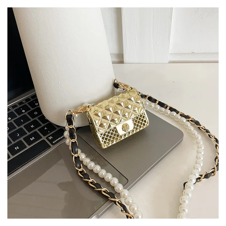 Fanny pack Female metal hollowed out mini Pearl Chain Ringer Crossbody bag hanging neck decorative small bag
Fanny pack Female metal hollowed out mini Pearl Chain Ringer Crossbody bag hanging neck decorative small bag