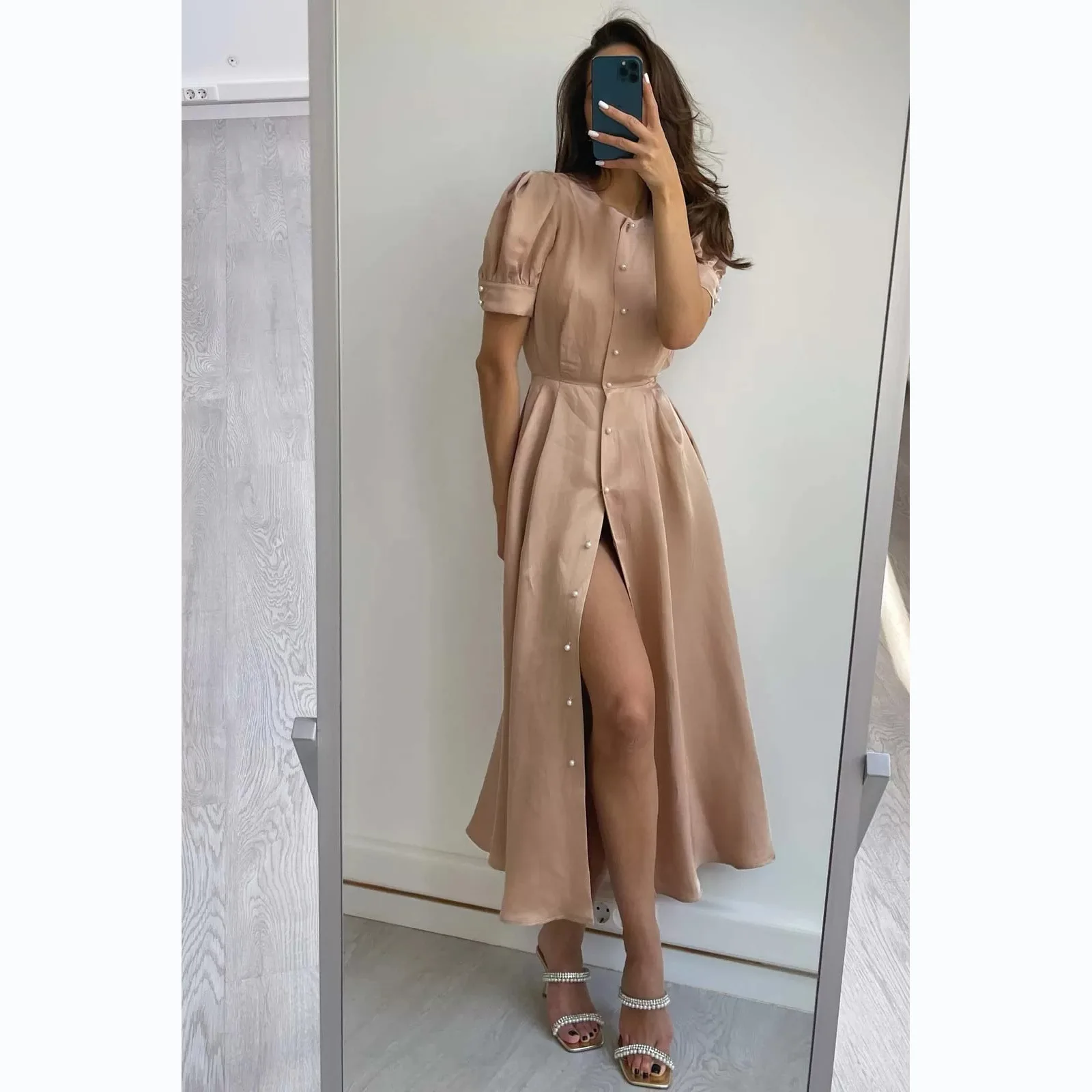 Soolasea 2022 Puff Short Sleeve Women Summer Midi Dress Vintage Buttons O-Neck Solid French Sundress Sexy Split Party Dress
Soolasea 2022 Puff Short Sleeve Women Summer Midi Dress Vintage Buttons O-Neck Solid French Sundress Sexy Split Party Dress